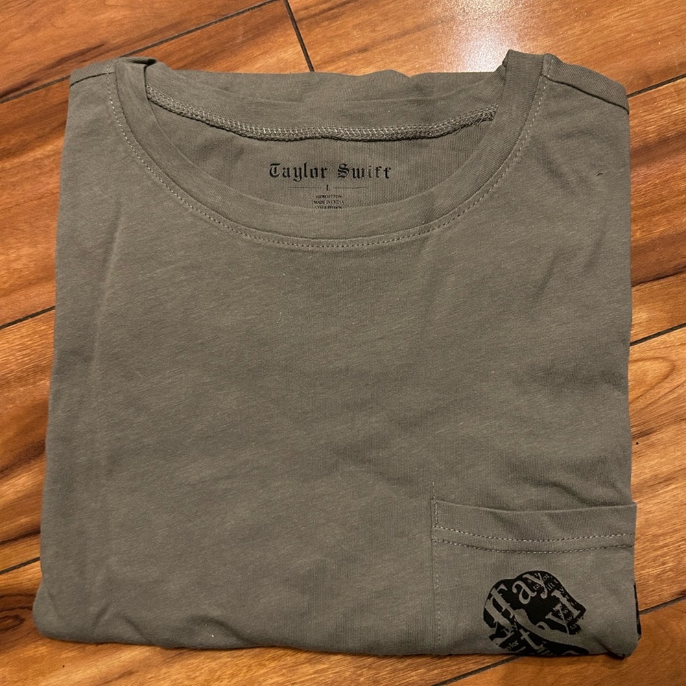 NEW Taylor Swift Reputation Shirt L